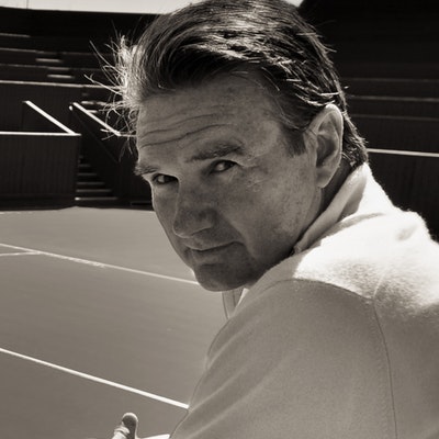 portrait photo of Jimmy Connors