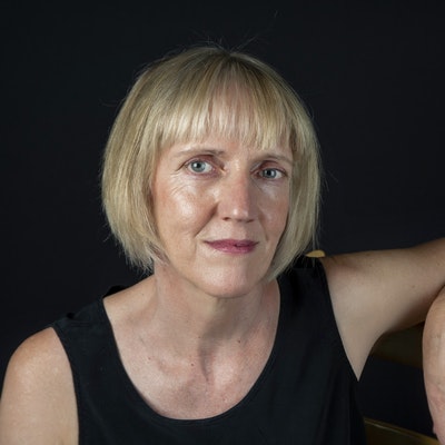 portrait photo of Jean Sprackland