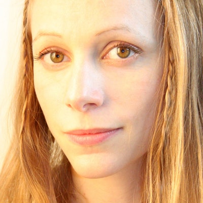 portrait photo of Lauren Redniss