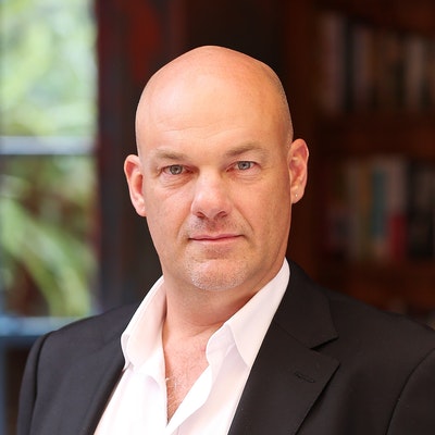 portrait photo of Matthew Benns