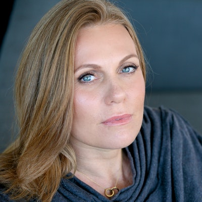 portrait photo of Caroline Overington