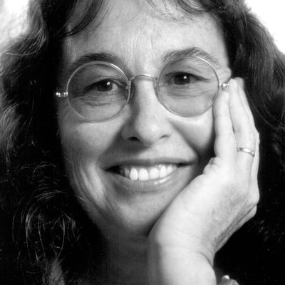 portrait photo of Sue Dengate