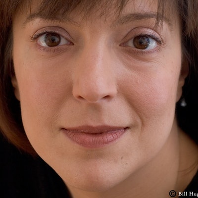portrait photo of Lisa Papademetriou