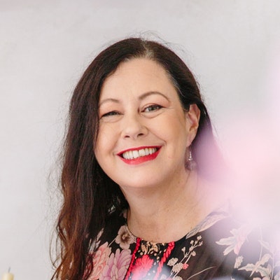 portrait photo of Kate Forsyth