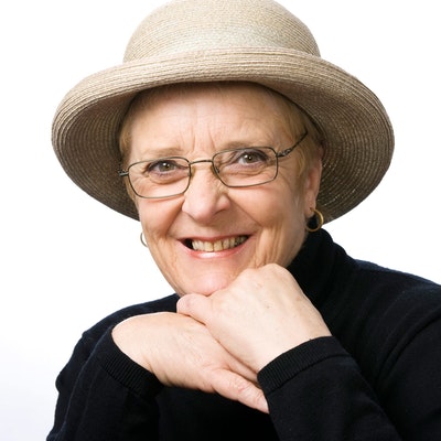 portrait photo of Glenda Guest