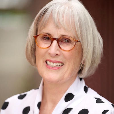 portrait photo of Amanda Hampson