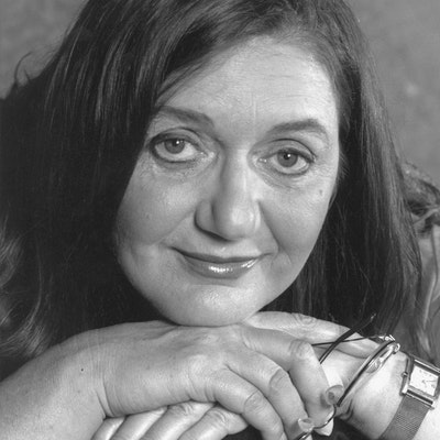 portrait photo of Helen Halstead