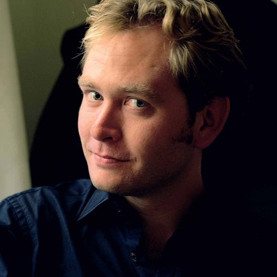 portrait photo of Julian Lee