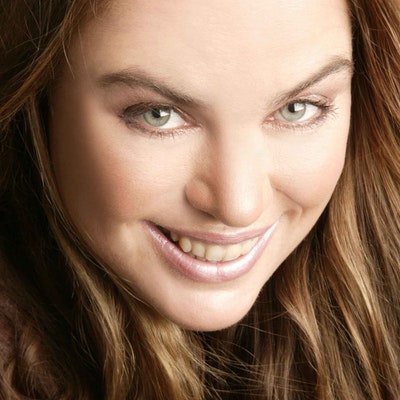 portrait photo of Paula Constant