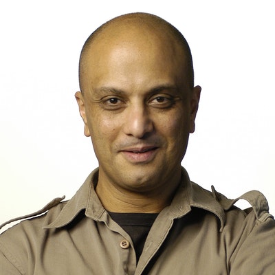 portrait photo of Akmal Saleh