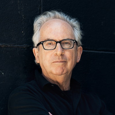 portrait photo of Peter Carey