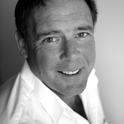 portrait photo of Peter Bensley