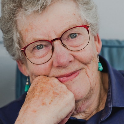 portrait photo of Jenny Pattrick