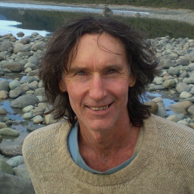 portrait photo of Robert Long