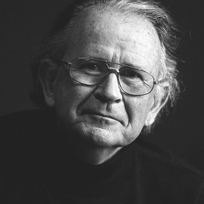 portrait photo of Vincent O'Sullivan