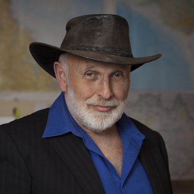 portrait photo of Ken Ring