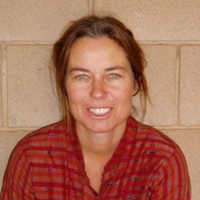 portrait photo of Jo Dutton