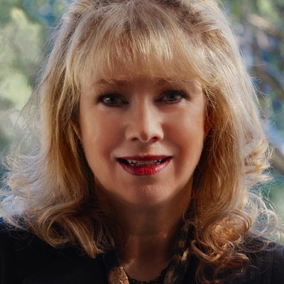 portrait photo of Deborah O'Brien