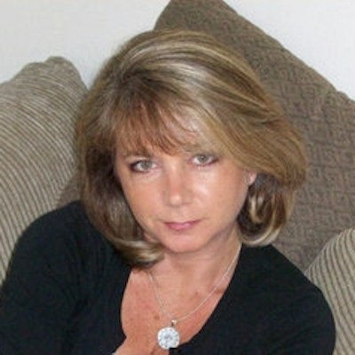 portrait photo of Debra Ginsberg