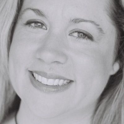 portrait photo of Jennifer Ziegler