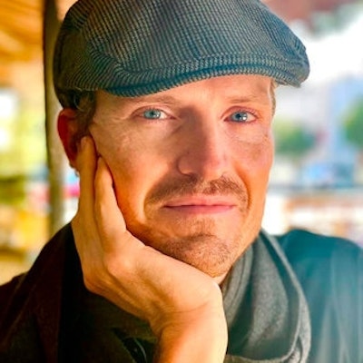portrait photo of Jason Thompson