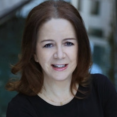 portrait photo of LISA NAPOLI