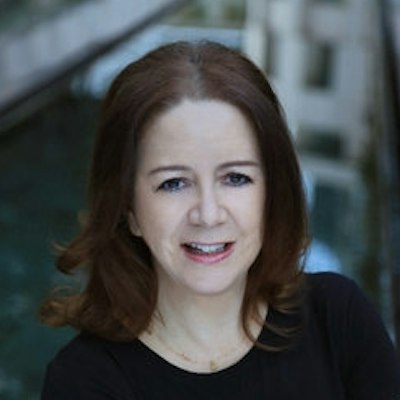portrait photo of LISA NAPOLI