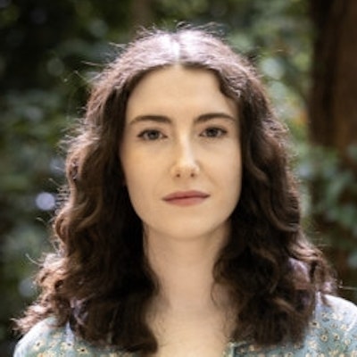 portrait photo of Laura Moore