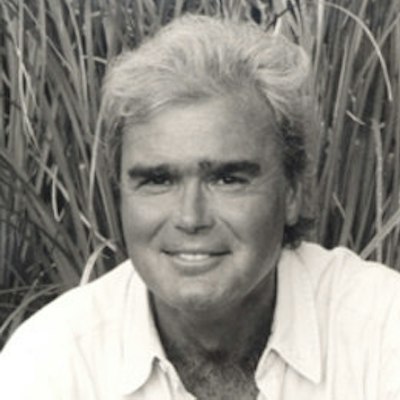 portrait photo of Malcolm MacPherson