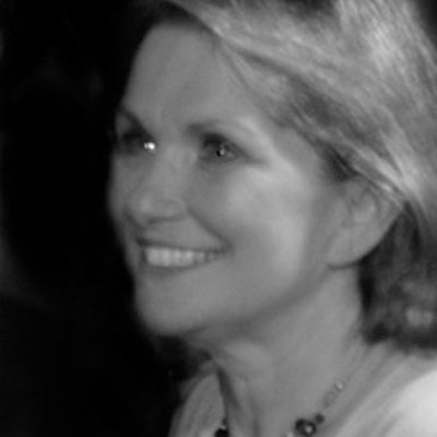 portrait photo of Elizabeth Edwards