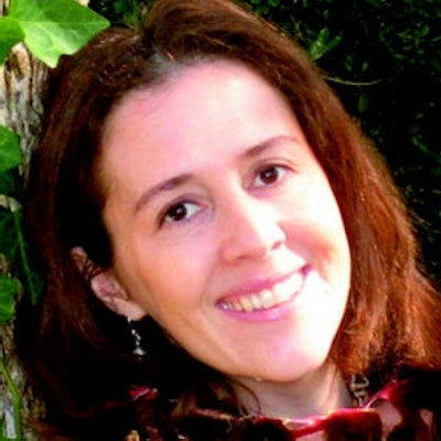 portrait photo of Shana Burg