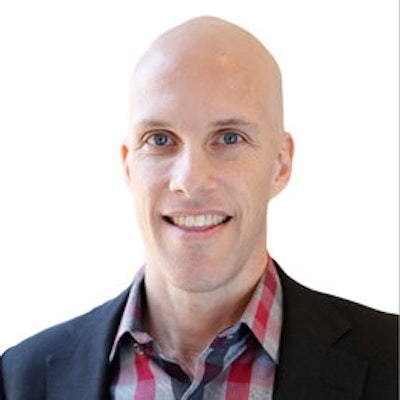 portrait photo of Grant Wahl