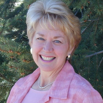 portrait photo of Linda Dillow