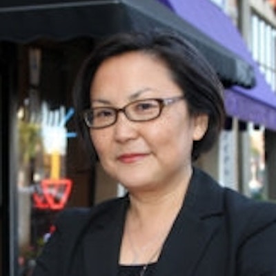 portrait photo of Naomi Hirahara