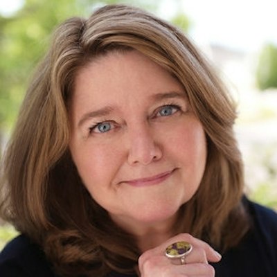 portrait photo of Connie Schultz