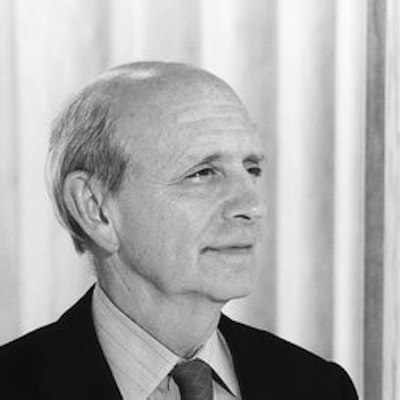 portrait photo of Stephen Breyer
