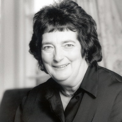 portrait photo of Lindsey Davis