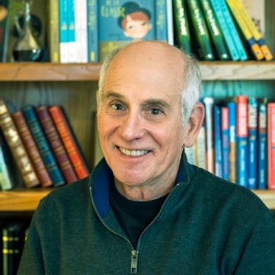 portrait photo of Louis Sachar