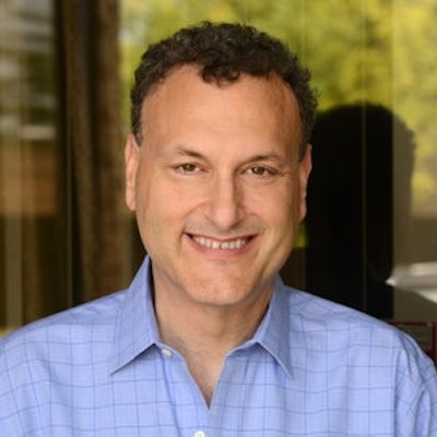 portrait photo of Robert Kurson