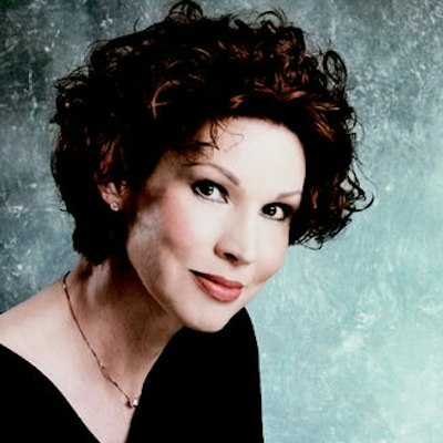 portrait photo of Sandra Brown