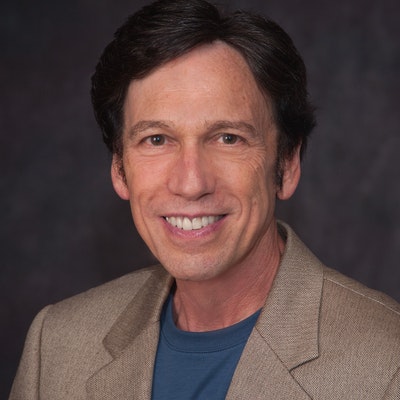 portrait photo of Peter Kuznick