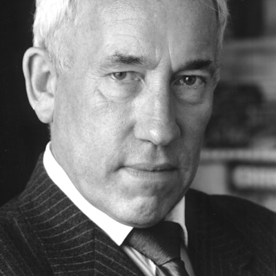 portrait photo of Simon Callow