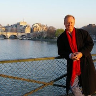 portrait photo of Andrew Fowler