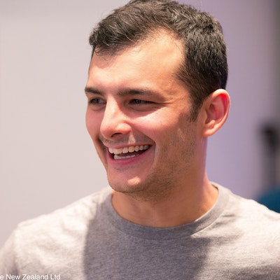 portrait photo of Derek Handley