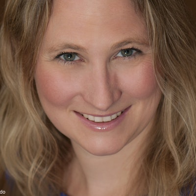 portrait photo of Jessica Brockmole