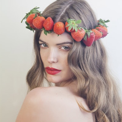 portrait photo of Robyn Lawley