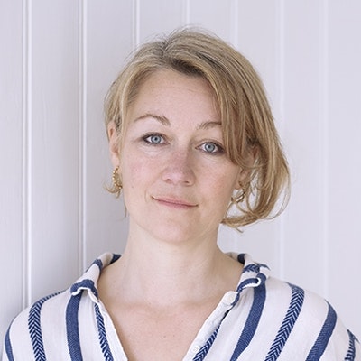 portrait photo of Anna Hope