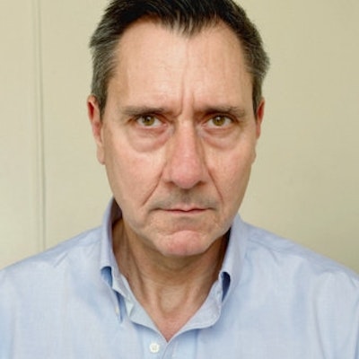 portrait photo of Luke Barr