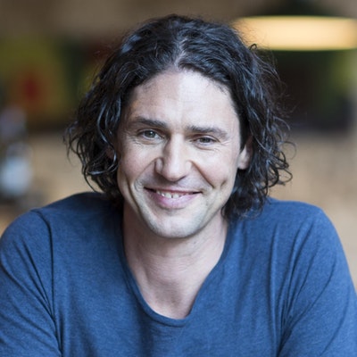 portrait photo of Colin Fassnidge
