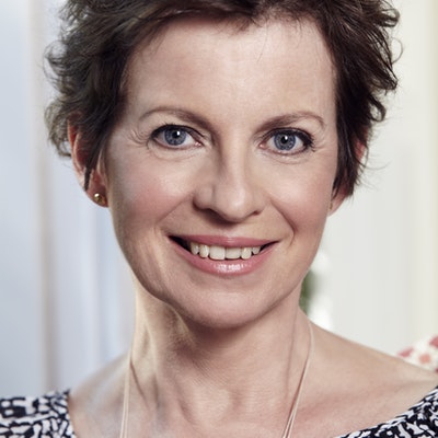 portrait photo of Jennifer Smart